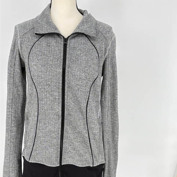 Lululemon Women's Size 8 Herringbone Grey Full Zip Athletic‎ Asana Jacket - Picture 8 of 10